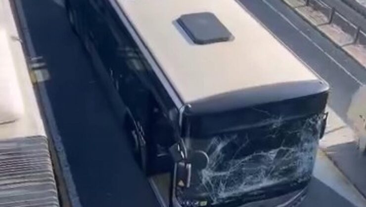 Son dakika: Sefaköy’de metrobüsler çarpıştı! Yaralı var