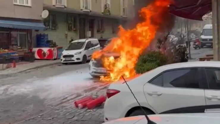 Sultangazi’de park halindeki cip alev alev yandı