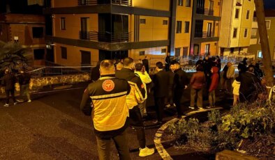 Temel kazısı sırasında toprak kayması: İki bina tahliye edildi