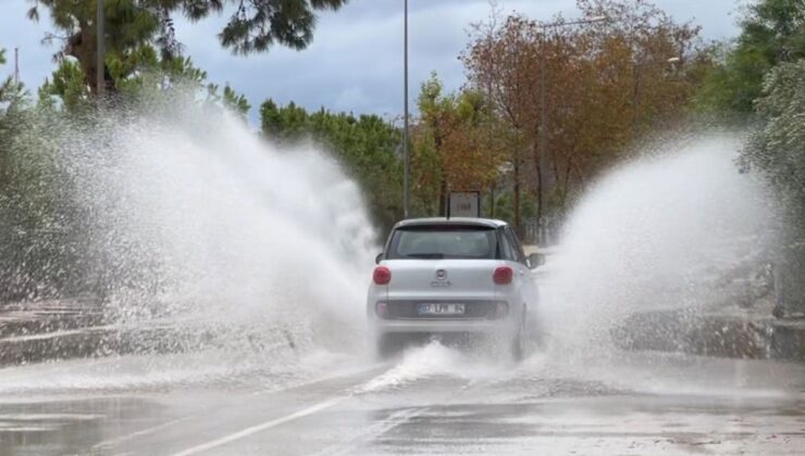 Turizm cennetini sağanak vurdu