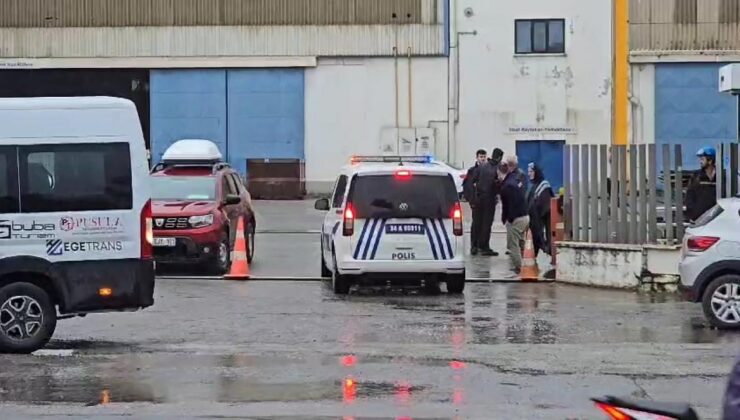 Tuzla Tersaneler Bölgesi’nde gemi devrildi: 1 ölü