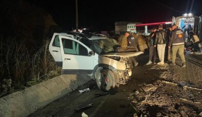 Uşak’ta cip ile otomobil çarpıştı: 2 ölü, 3 yaralı