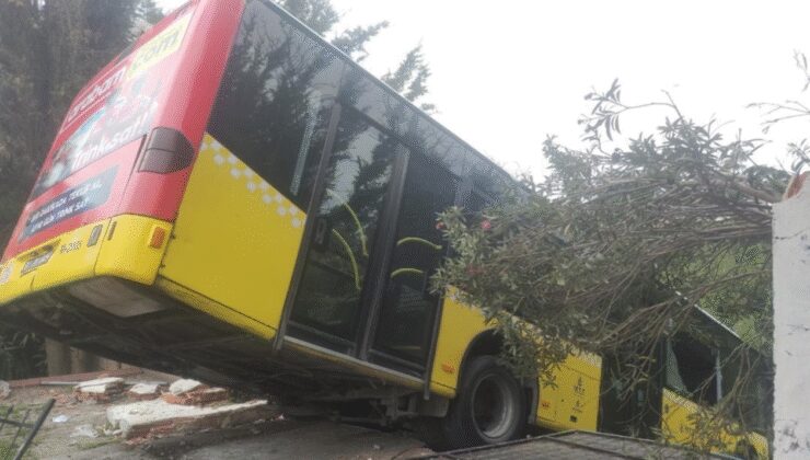 Üsküdar'da feci kaza: İETT otobüsü uçtu