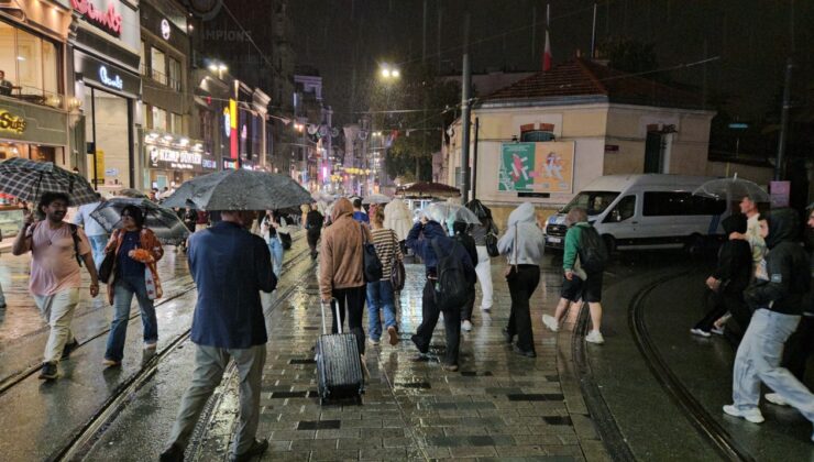 Uyarılar peş peşe yapıldı beklenen sağanak bastırdı! Günlerce devam edecek