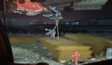Yapı firmasından vinç ve TIR’larla 18 ton çelik hasır çaldılar