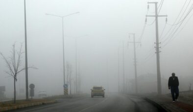 Yoğun sis birçok ilde etkili oldu! Görüş mesafesi 30 metreye kadar düştü