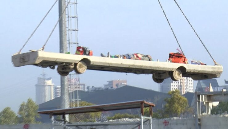 18 metrelik tünelden vinçle çıkarıldı