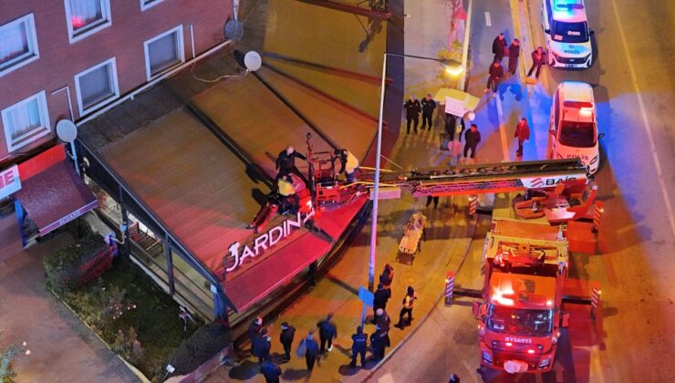 2’inci kattan düştü! Hayatını kafenin tentesi kurtardı