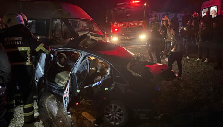 5 araç birbirine girdi, ortalık kan gölüne döndü: Ölü ve yaralılar var