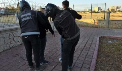 Adana’da uyuşturucu kullanan 20 kişi gözaltına alındı