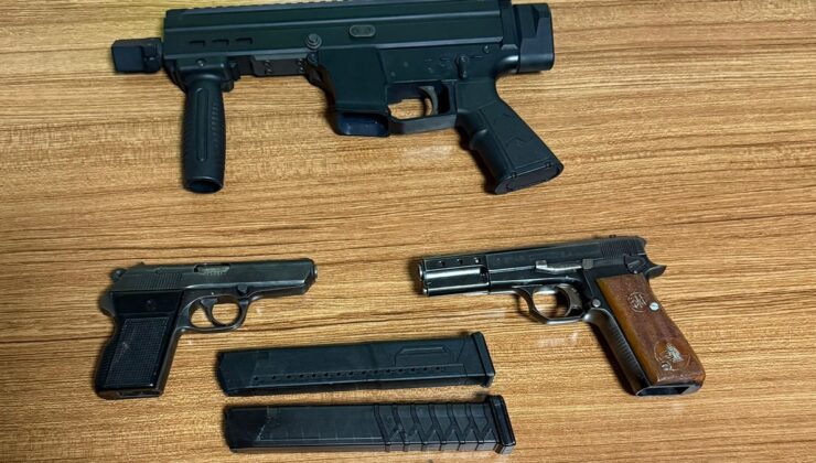 Adana’da ruhsatsız silah operasyonu: 2 kardeş tutuklandı