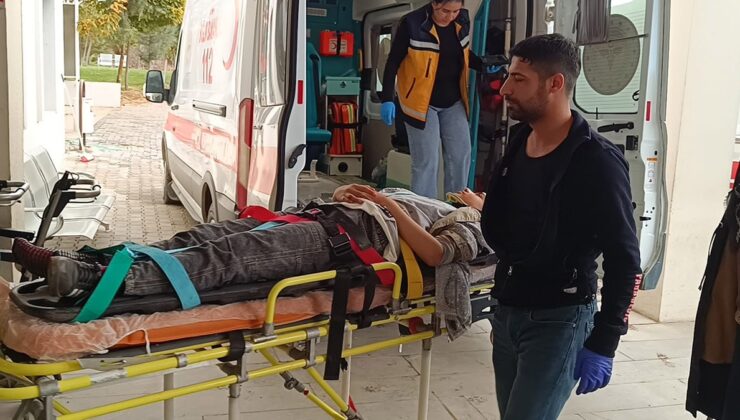 Adıyaman'da otomobil şarampole devrildi: 5 yaralı