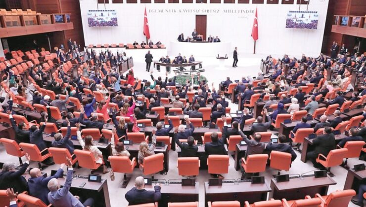 Anayasa değişikliği için 14 eksik kaldı