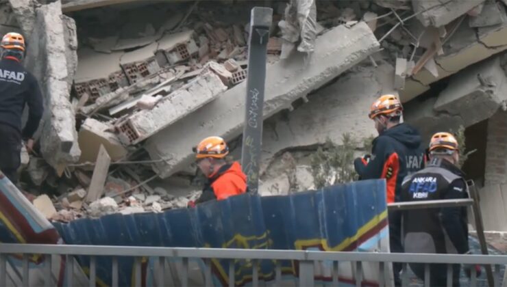 Ankara'da yıkımı yapılan bina çöktü, tepkiler art arda geldi