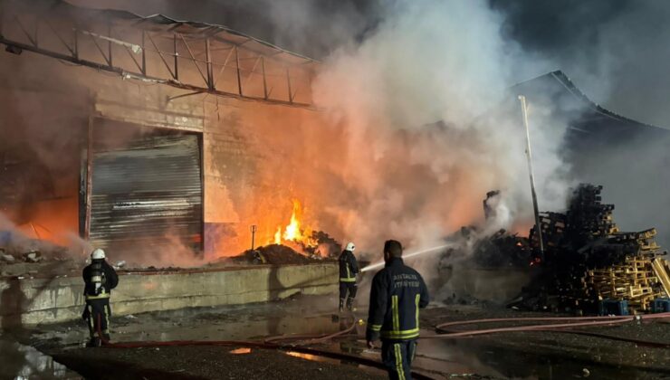 Antalya’da paketleme fabrikasında yangın