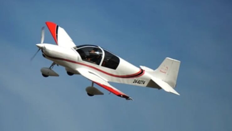 Avustralya'da iki hafif uçak havada çarpıştı, bir pilot hayatını kaybetti