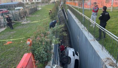 Bahçelievler’de otoparktan çıkan sürücü 9 araca çarpıp boşluğa düştü