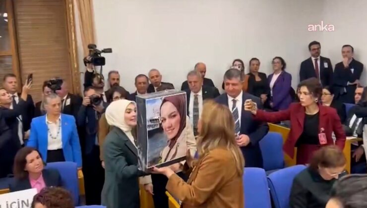 Bakan Göktaş  protestolarla karşılandı: 'Meclis'e kan bulaştı'