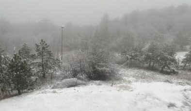 Balıkesir Sındırgı’da kar yağdı