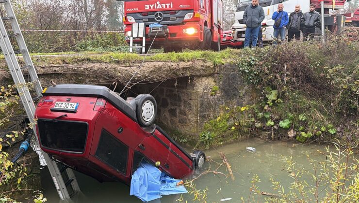 Bartın’da otomobil dereye devrildi: Karı koca boğularak can verdi