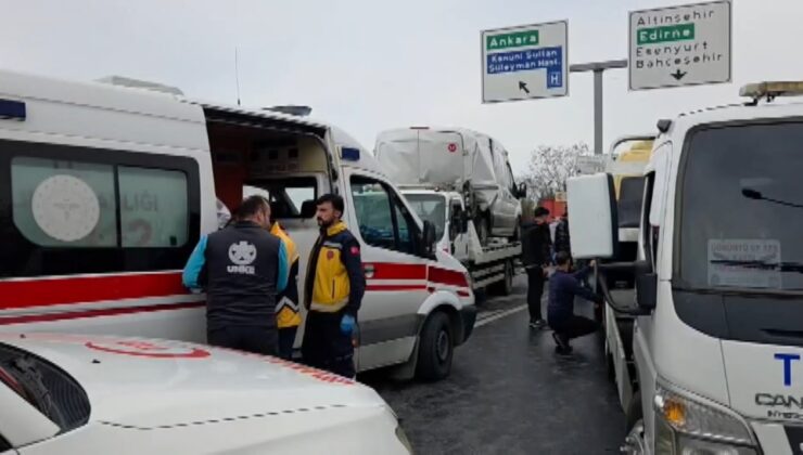 Başakşehir'de zincirleme kaza: 12 yaralı