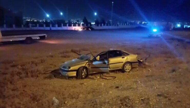 Batman’da emniyet şeridindeki TIR’a çarpan otomobilde 2 çocuk öldü