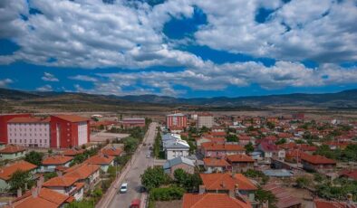 Bir ilçe köy oluyor: Acilen taşınacak 350 kişiyi arıyorlar!