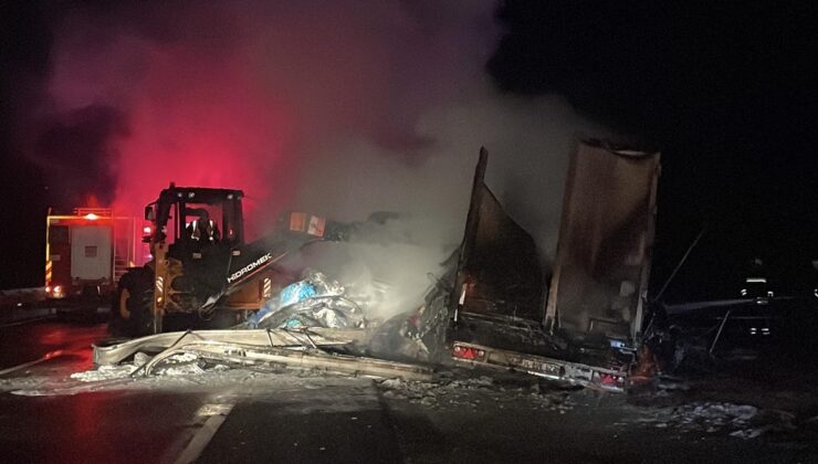 Bolu’da tekstil yüklü TIR alev aldı: D-100 Ankara yönü 3 saat kapandı