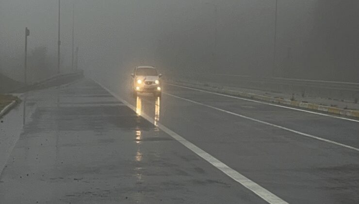 Bolu'yu sis bürüdü; Görüş mesafesi 25 metreye düştü