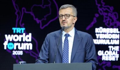 Burhanettin Duran: Ekrandaki mesaj sahadaki bir silah kadar güçlü ve tehlikeli olabilir