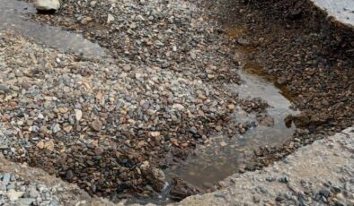 Çanakkale’de sağanak yağış: Sahil yolu kapandı!