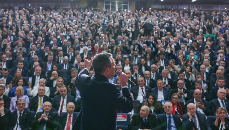 CHP tüzüğünde 'Cumhurbaşkanlığı Aday Ofisi' sürprizi