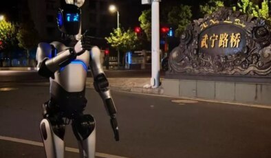 Çin’in insansı robotu A2, yürüyüş rekoru kırdı