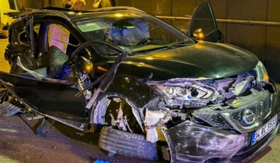 Cip, kamyonet ile kafa kafaya çarpıştı: 2 ölü, 1 yaralı