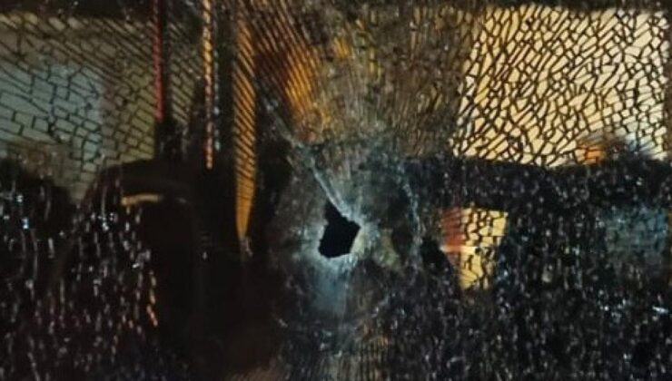 Çok sayıda yolcunun bulunduğu otobüse silahlı saldırı