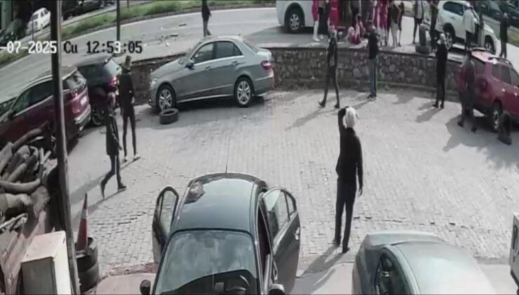 Dolmuş ciple çarpıştı: 11’i öğrenci, 13 yaralı