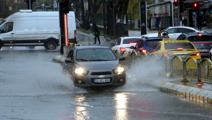 Edirne'de sağanak etkili olmaya başladı