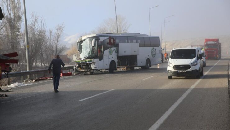 Erzurum’da yolcu otobüsü ile tır çarpıştı: Kazada 11 kişi yaralandı