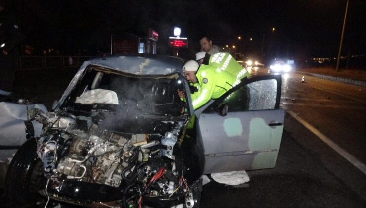 Erzurum'da otomobil, hayvan yüklü kamyonetle çarpıştı: Ölü ve yaralılar var