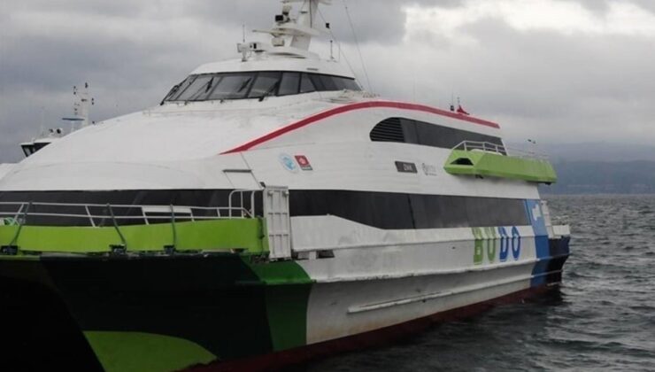 Fırtına deniz ulaşımını felç etti: