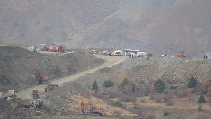 Göçük altında kalan müdür aranıyor