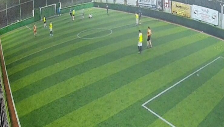 Halı sahada dili boğazına kaçtı son anda kurtarıldı!