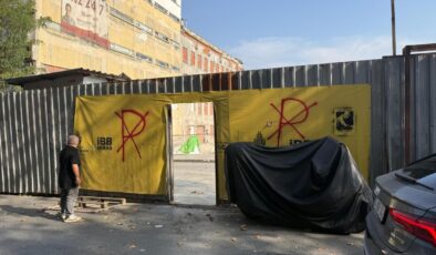 İBB’den otopark eziyeti: Karaköy ve Mercan esnafı dükkanlarını kapatıyor