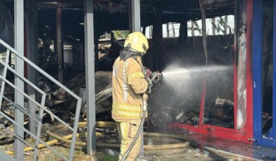 İstanbul’da bir üniversite kampüsünde yangın!