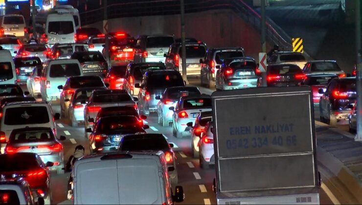 İstanbul'da ara tatil trafiği: Yoğunluğu yüzde 87'ye ulaştı