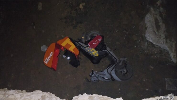 İstanbul'da çukura düşen motosikletli yaralandı