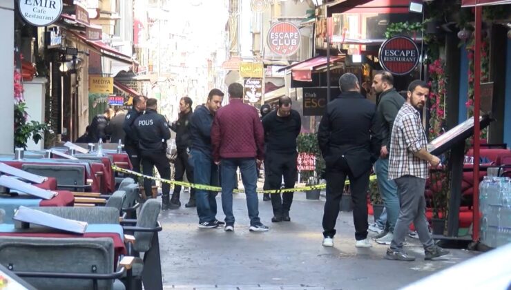 İstiklal Caddesi’nde esnaflar çatışmaya girdi: Yaralılar var