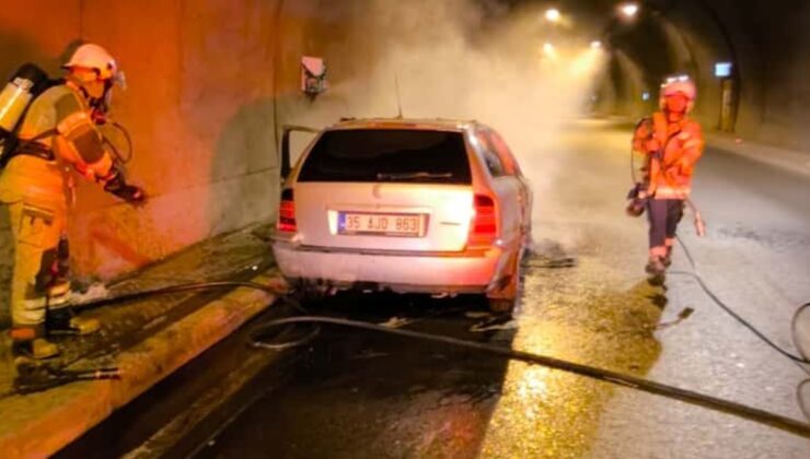 İzmir Konak Tüneli’nde otomobil alev aldı