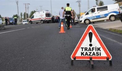 İzmir’de feci motosiklet kazası: 1 ölü, 2 yaralı