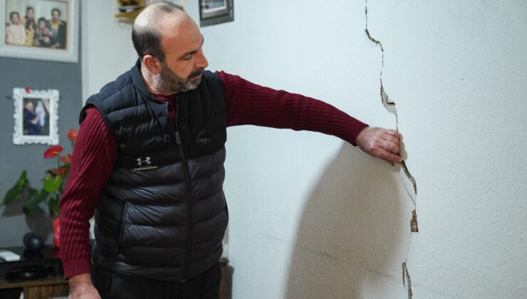 İzmir'de korkutan manzara: Tüm evlerin duvarları tek tek çatlamaya başladı